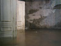 Tueren Wasser